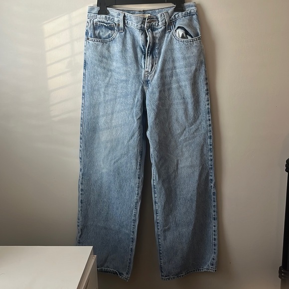 Levi’s High Waisted Straight Jeans - Picture 1 of 7